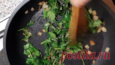 Вкусный омлет со ШПИНАТОМ и ФЕТОЙ - быстрый завтрак. ПРОСТОЙ и ПОЛЕЗНЫЙ ЗАВТРАК. Приятного аппетита Ингредиенты:Яйцо - 3 шт.Шпинат - 100 гр.Сыр фета - 60 гр.Лук - 1 шт (средняя)Петрушка - на глазЖарим на оливковом маслеСоль, перец по вкусу