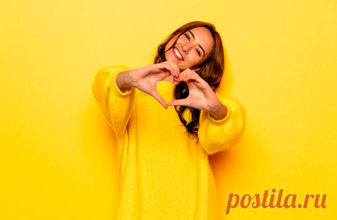 114+ идей Что подарить своей Девушке на 8 марта (в Примерах) Большой и готовый список идей, что подарить своей Девушке на 8 марта. Недорогие и оригинальные презенты для второй половинке на Международный Женский День в примерах.