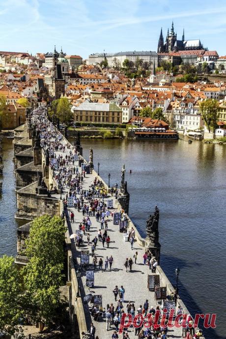 Charles Bridge in Prague, Czech Republic | Найдено на сайте eurail.com.