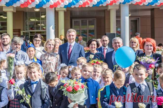 Воспитанники Лесногородской школы теперь учатся в новом здании, Новости района, Новости района Образовательное учреждения на 1100 мест торжественно открылось 1 сентября