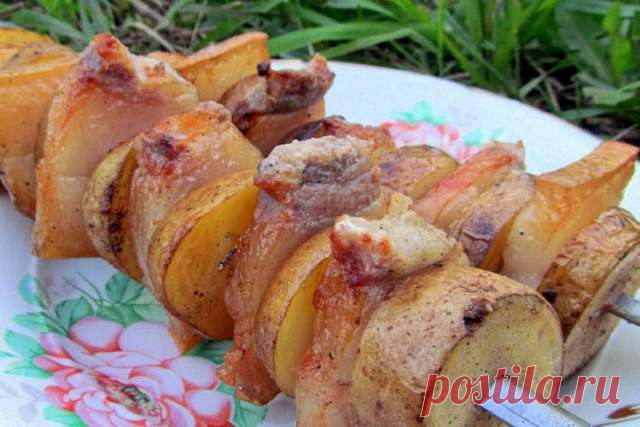 Шашлык из картошки с салом — Домашняя кулинария