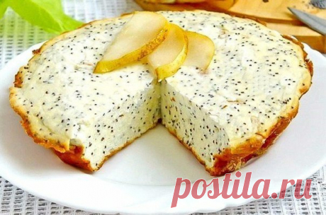ТВОРОЖНАЯ ЗАПЕКАНКА С ЯБЛОКАМИ И МАКОМ. Ингредиенты: 70 г. Творога, 1 среднее яйцо, 1-2 ст.л. меда, 1 среднее яблоко, 1 ст.л. мака. Приготовление: Рецепт на самом деле быстрый и удобный. Сначала нужно взбить творог с яйцом - не до пены, но просто хорошо смешать. Затем добавить в творог мед, мак и порезанное яблоко - по желанию шкурку можно счистить. Готовить в пароварке в течение 20-25 минут, в духовке 15-20 минут при температуре 200С. Дайте запеканке немного остыть и подавайте, полив медом.