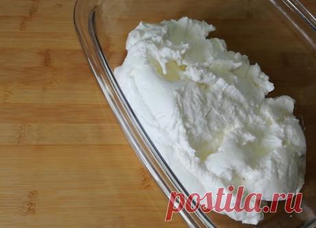 Творожный сыр из кефира. По вкусу не уступает сливочному сыру, но отлично выигрывает в цене Статья автора «Вкусно Просто Быстро» в Дзене ✍: Приготовить творожный сыр из кефира очень легко. Творог получается очень вкусный, без крупинок и очень нравится деткам.