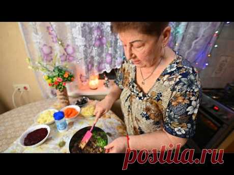 САЛАТ "ГОСТИ В ШОКЕ ИЗ ЧЕГО ЖЕ ОН"! А ВКУСНЫЙ КАКОЙ!ВЕК ЖИВИ-ВЕК УЧИСЬ! ОБАЛДЕННОЕ ПРАЗДНИЧНОЕ БЛЮДО