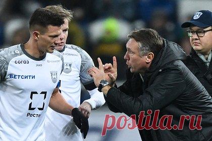 Тренер «Балтики» показал неприличный жест во время матча и был удален