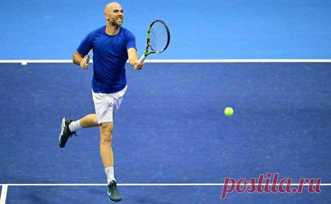 Француз дошел до полуфинала турнира ATP, проведя на корте меньше часа. Адриан Маннарино без особых проблем вышел в полуфинал турнира ATP в Далласе. Первый круг он пропустил как один из первых четырех сеяных, во втором его соперник снялся до матча, а в 1/4 финала — по ходу встречи
