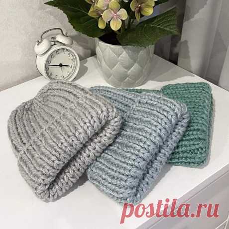 Стильная шапка, которую свяжет даже новичок.
