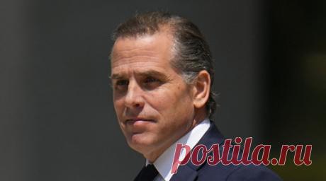 Хантер Байден заявил, что республиканцы желают развалить президентство отца. Сын президента США Хантер Байден считает, что республиканцы пытаются «убить его» и развалить президентство Джо Байдена. Такое заявление он сделал после того, как ему были предъявлены обвинения в неуплате налогов по девяти пунктам. Читать далее