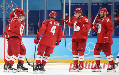 Сборная России по хоккею сыграет в четвертьфинале Олимпиады с датчанами или латвийцами. Россияне заняли третье место в общем рейтинге группового этапа