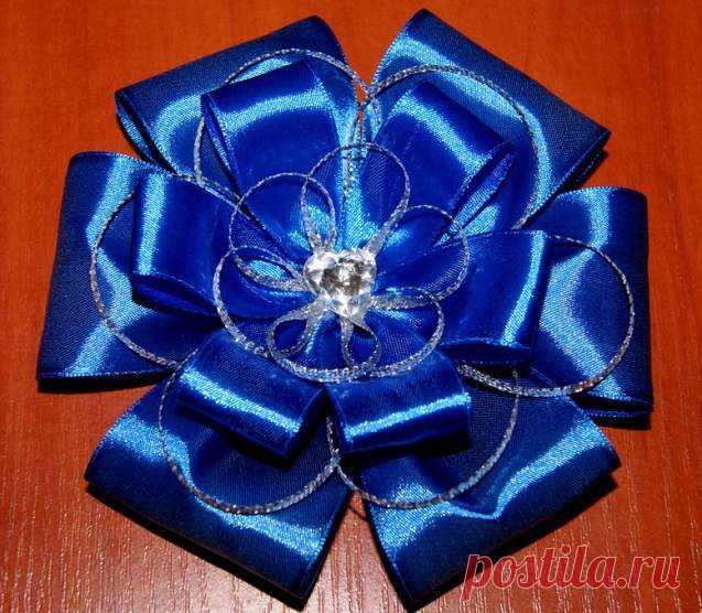 Как сделать красивый бант из атласной ленты?