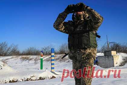 В Британии рассказали о шоке в НАТО из-за массированных ударов России по Украине. Британский аналитик Александр Меркурис заявил, что массированные удары ВС России по военным объектам на Украине «вызвали шок в НАТО». Он указал, что удары свели на нет все усилия военно-политического блока, который поставил Киеву более трети своих зенитных ракет и одни из лучших радаров.