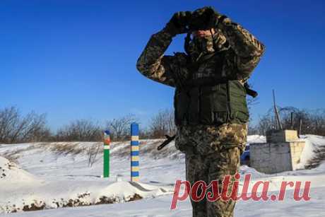 В Британии рассказали о шоке в НАТО из-за массированных ударов России по Украине. Британский аналитик Александр Меркурис заявил, что массированные удары ВС России по военным объектам на Украине «вызвали шок в НАТО». Он указал, что удары свели на нет все усилия военно-политического блока, который поставил Киеву более трети своих зенитных ракет и одни из лучших радаров.