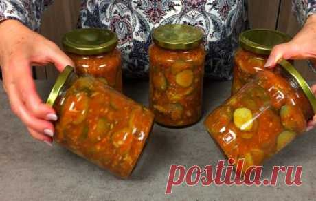 Обалденный САЛАТ ИЗ ОГУРЦОВ ПО-ГРУЗИНСКИ! Рецепт 100%
Понравится Каждому!
Ингредиенты:
 Огурцы - 2.5 кг
 Помидоры - 1 кг
 Чеснок - 150 г
 Соль - 2 ст. ложки (без горки)
 Сахар - 1/2 стакана (стакан 250мл)
 Уксус 9% - 125 мл
 Смесь перцев - 1 ч. ложка
 Хмели-сунели - 1 ст. ложка
 Растительное масло - 1/2 стакана (стакан 250мл)
Приготовление:
1. Подготовка огурцов:
- Огурцы вымыть и замочить в воде хотя бы на час, чтобы они стали твердыми и хрустящими.
- Нарезать огурцы круж...