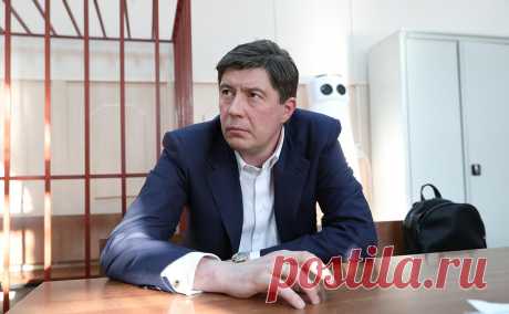 Суд взыскал с бизнесмена Алексея Хотина 192 млрд руб.. Суд также постановил обратить в доход государства 100% в структурах «Русь-ойла». По версии Генпрокуратуры, они участвовали в схеме по уклонению от уплаты налогов