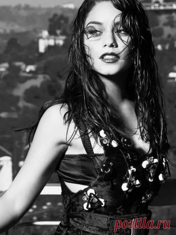 Ванесса Хадженс (Vanessa Hudgens) в фотосессии Джона Руссо (John Russo) для журнала Harper’s Bazaar Arabia (декабрь 2012)