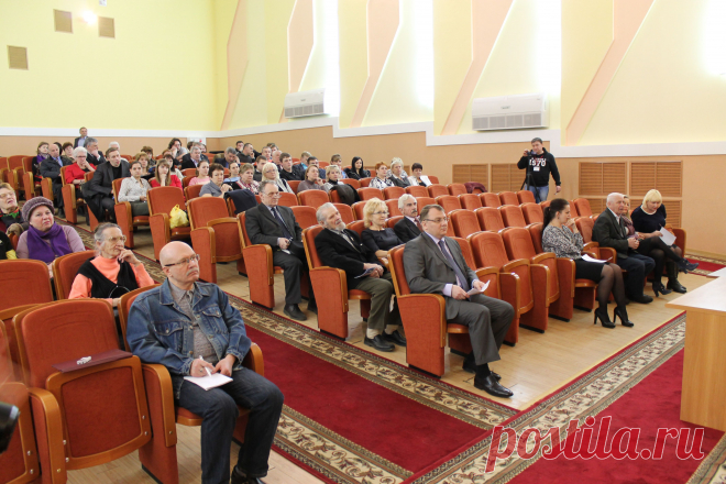 Зал  заседания,  в  котором  собрались  делегаты.