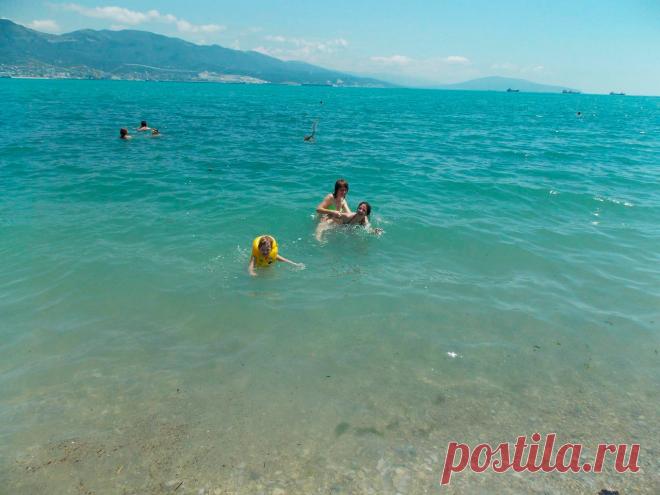 Море, море  мир бездонный...
А водичка просто супер... совсем не холодная...внуки и меня затащили в воду 

#отдыхаемсемьей #отдыхуморя #моресолнце