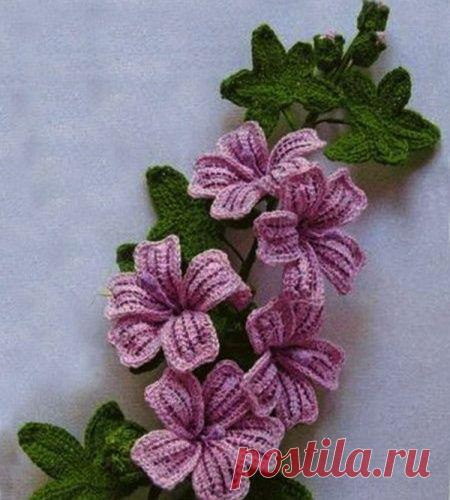 Вязаный цветок