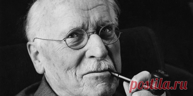 «Нет, мы вступаем во вторую половину жизни крайне неподготовленными; хуже того, мы делаем это, находясь под влиянием ложных представлений наших прежних истин и идеалов. Мы не можем прожить вечер жизни по той же самой программе, что и утро, потому что того, чего много утром, будет мало вечером, а то, что верно утром, вечером будет уже неверно». — Карл Густав Юнг Из новой книги Барбары Шер "Лучше поздно, чем никогда. Как начать новую жизнь в любом возрасте" (