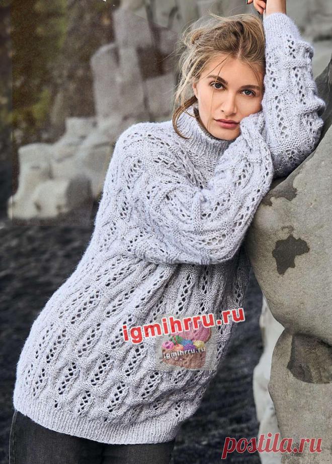 Удлиненный джемпер с ажурным узором. Вязание спицами со схемами и описанием