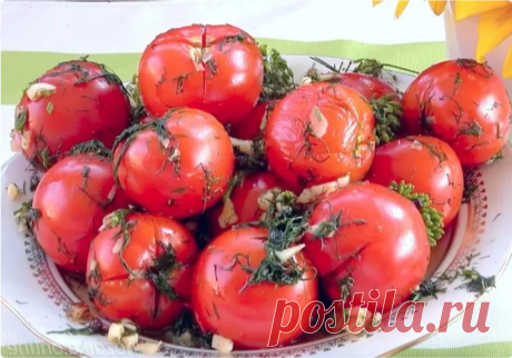 Как я готовлю вкусные малосольные помидоры быстрого приготовления. Кто попробовал, просят поделиться рецептом Я очень люблю помидоры, поэтому под их грядку всегда выделяю места побольше. Собранный урожай мы, конечно же, усиленно едим в свежем виде, но и оставляем достаточное количество овощей для заготовок на зиму. Закатанные помидоры начинаем открывать где-то в конце осени, но бывает, так хочется полакомиться солеными овощами уже сейчас. Поэтому я приловчилась готовить ма...