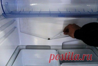Холодильник течет по задней стенке, что делать?