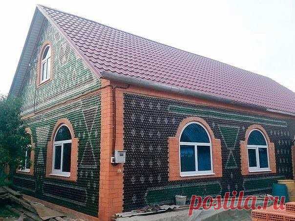 Дом из бутылок