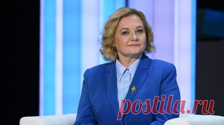 «Это будет уникальный случай»: Елена Вавилова — о возможном четырёхстороннем обмене заключёнными между странами. СМИ сообщили о возможности крупного обмена заключёнными между Россией, Белоруссией, Германией и США. RT поговорил с Еленой Вавиловой, бывшей разведчицей-нелегалом, которая вместе с мужем-разведчиком Андреем Безруковым сама прошла через процедуру обмена заключёнными в 2010 году. Она рассказала, как готовятся такие процессы и на каком этапе об этом узнают люди, об обмене которых…