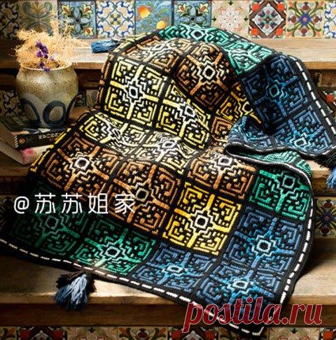 Вязаный плед из квадратных мотивов