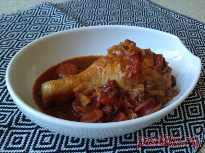 Изумительная тушеная курица с изюмом, томатами и специями в восточном стиле