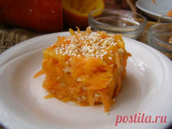 САЛАТ ИЗ МОРКОВИ И ТЫКВЫ С ИМБИРНО-АПЕЛЬСИНОВЫМ СОУСОМ

Вам потребуются:
Средняя морковь - 1 шт.
Тыква (лучше использовать тыкву-«горлянку» с ярко-оранжевой мякотью) - 150 г.
Свежий корень имбиря - 3-5 см.
Апельсин -
Масло грецкого ореха или миндальное масло - 1 ч. л.
Молотый грецкий орех - 1 ст. л.
Белое кунжутное семя - ч. л.

Способ приготовления:
Овощи помыть и очистить, натереть на крупной терке. Корень имбиря очистить и натереть на мелкой терке – обязательно использу...
