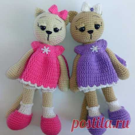 1000 схем амигуруми на русском: Кошки амигуруми в платьицах