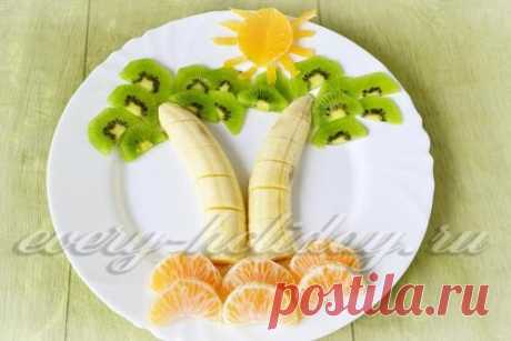 Пальма из фруктов