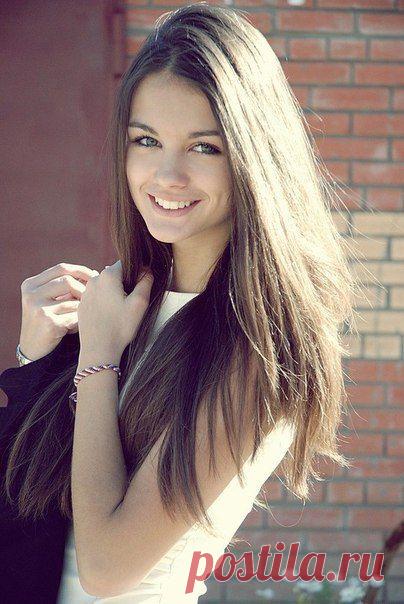 Справедливо))
Прав ли был Видал Сассун? Возможно, многие вспомнят (а кому-то расскажут мамы и бабушки), что ещё в 50-е годы прошлого столетия было принято мыть голову раз в две недели. А мытье волос каждую неделю некоторые считали слишком частым.