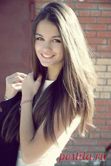 Справедливо))
Прав ли был Видал Сассун? Возможно, многие вспомнят (а кому-то расскажут мамы и бабушки), что ещё в 50-е годы прошлого столетия было принято мыть голову раз в две недели. А мытье волос каждую неделю некоторые считали слишком частым.