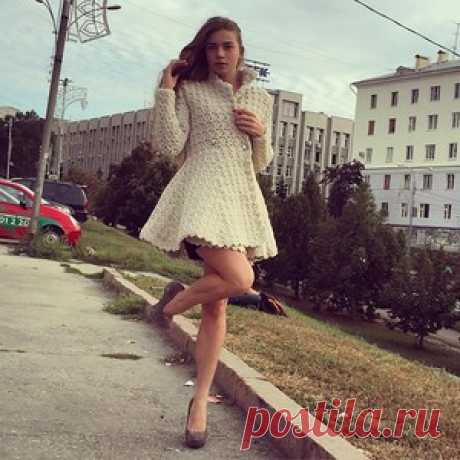 "Песочные часы считают время до весны" - пальто крючком