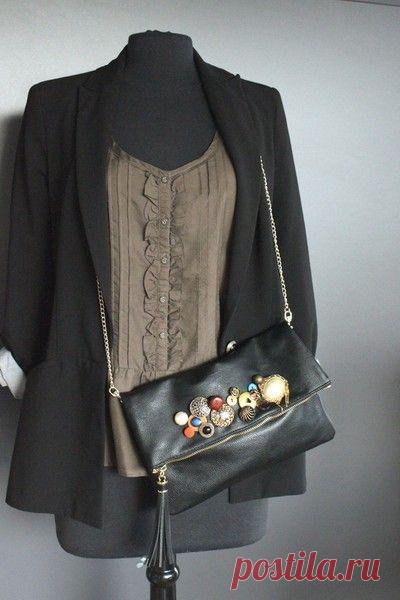 Пуговки и старая сумка - Декор