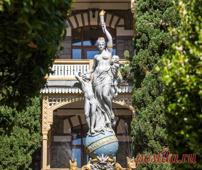 Не себе, а Родине - «Деловой Крым» Первый российский курорт построил сын крепостного Петр Губонин Текст: Наталья Дремова Фото: Дмитрий Жмуцкий, Alamy Общее во всех фотографиях и портретах Петра Губонина — ​то, что этого человека с окладистой бородой, с зачесанными на прямой пробор волосами легко представить не только в сюртуке с несколькими орденами. В крестьянском зипуне? Может быть. В купеческой поддевке и косоворотке? Пожалуй. Он никогда и не скрывал и, наверное, даже г...