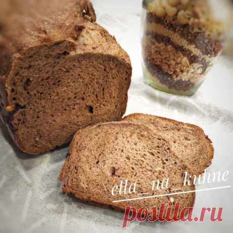 Хлеб пшенично-ржаной с черносливом, тыквенными семечками и грецкими орехами 

Рецепт для хлебопечки. Наполнители в этом хлебе могут быть любые. Муки пшеничной может уйти и больше, чем в рецепте (зависит от муки). При замесе ориентируйтесь на "колобок" - если жидкий, то добавьте муки, а если неровный, крутой - по немногу воды. 

Ингредиенты:
1,5-2 ст л ложки солода
50 мл кипятка
3 ст. л. растительного масла
1 ч. л. соли
1 ч. л. кориандра
1 ст. л. мëда
1 ст. л. тыквенных сем...