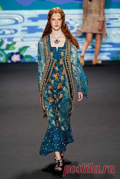 Вязаные модели из коллекции Anna Sui Весна 2014: Вязание крючком и спицами