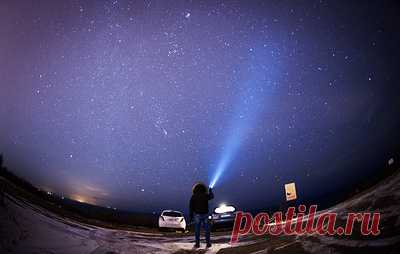 В небе над селом на севере Красноярского края сгорел метеорит. Момент падения он успел попасть в объектив камеры