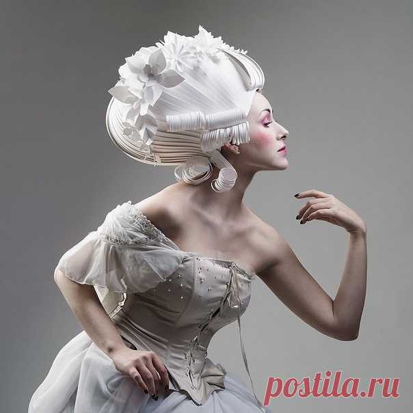 БУМАЖНЫЕ ПАРИКИ ОТ АСИ КОЗИНОЙ
https://kaleidoscopelive.ru/planeta/bumazhnye_pariki_..