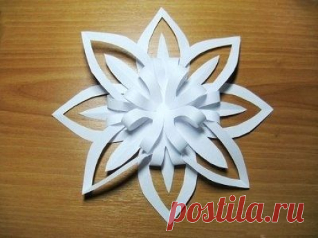 Поделки из бумаги: объемная снежинка