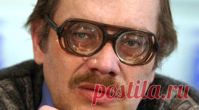 Умер писатель Александр Бушков. Российский писатель Александр Бушков, известный по циклу романов «Сварог» и книге «Охота на пиранью», скончался в возрасте 69 лет. Читать далее