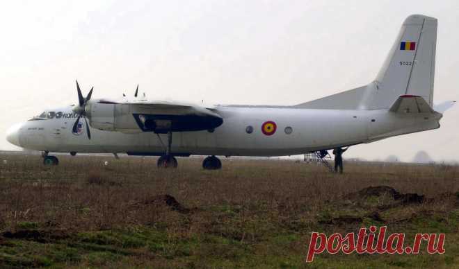 Ан-34 (Ан-24Т) — военно-транспортный самолёт, разработанный в ОКБ им. О. К. Антонова на базе пассажирского самолета Ан-24. Предназначен для перевозки грузов, десантников или солдат, а также для перевозки раненых. Самолет Ан-34 также может использоваться в качестве вспомогательного бомбардировщика.