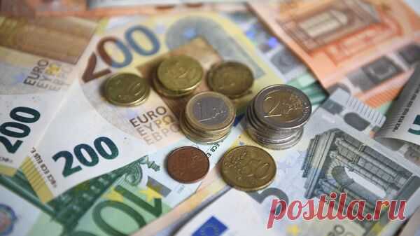Курс евро на Московской бирже опустился ниже 96 рублей