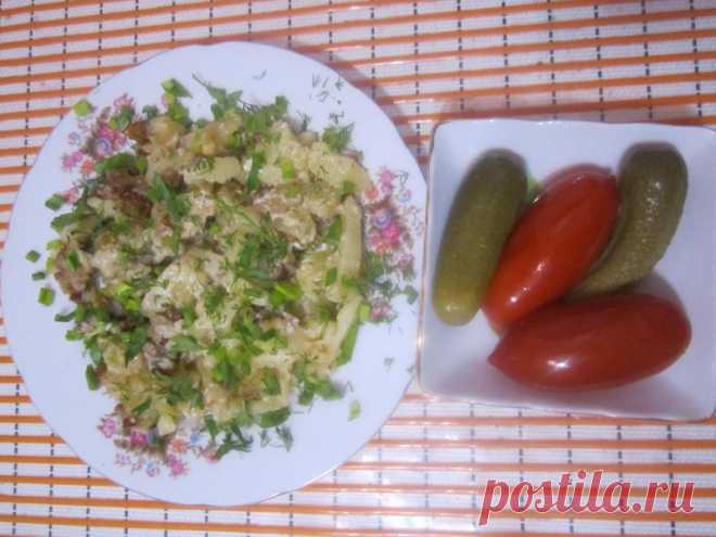 Картошка с фаршем и грибами на сковородке