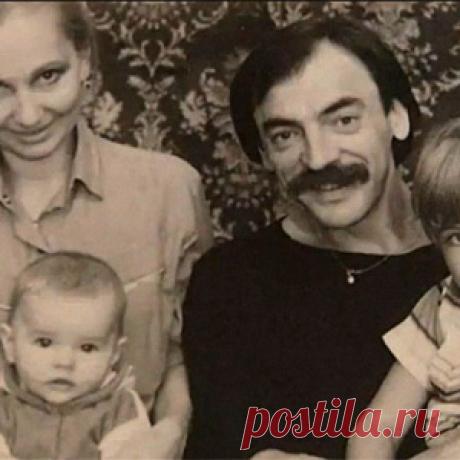 Знаменитости в кругу семьи. Фото из домашних архивов