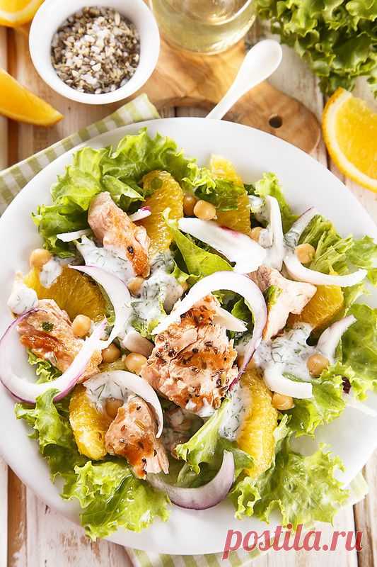 На тему весенне-летних рецептов… Салат с семгой и апельсином — Вкусные рецепты