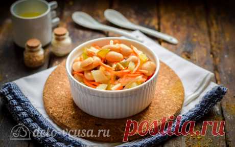 Постный салат с фасолью и соленым огурцом, рецепт с фото&gt;&gt;&gt;фасоль белая консервированная - 200 г
===Соленые огурцы - 120 г
===Лук репчатый - 70 г
===Морковь по-корейски - 100 г
==Масло растительное - 30 мл